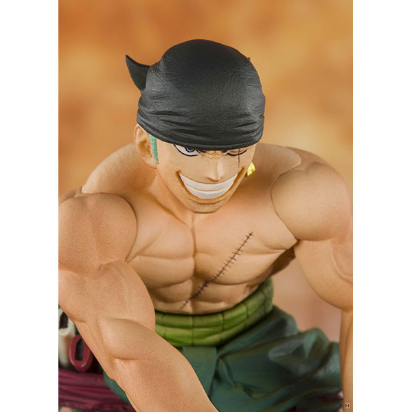 FiguArts Zero Pirate Hunter Zoro One Piece Bandai Figure