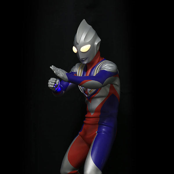 kaiyodo Art Master 3D Ultraman Tiga with LED Light Eyes 80cm Figure Half Body Left Side Fight
